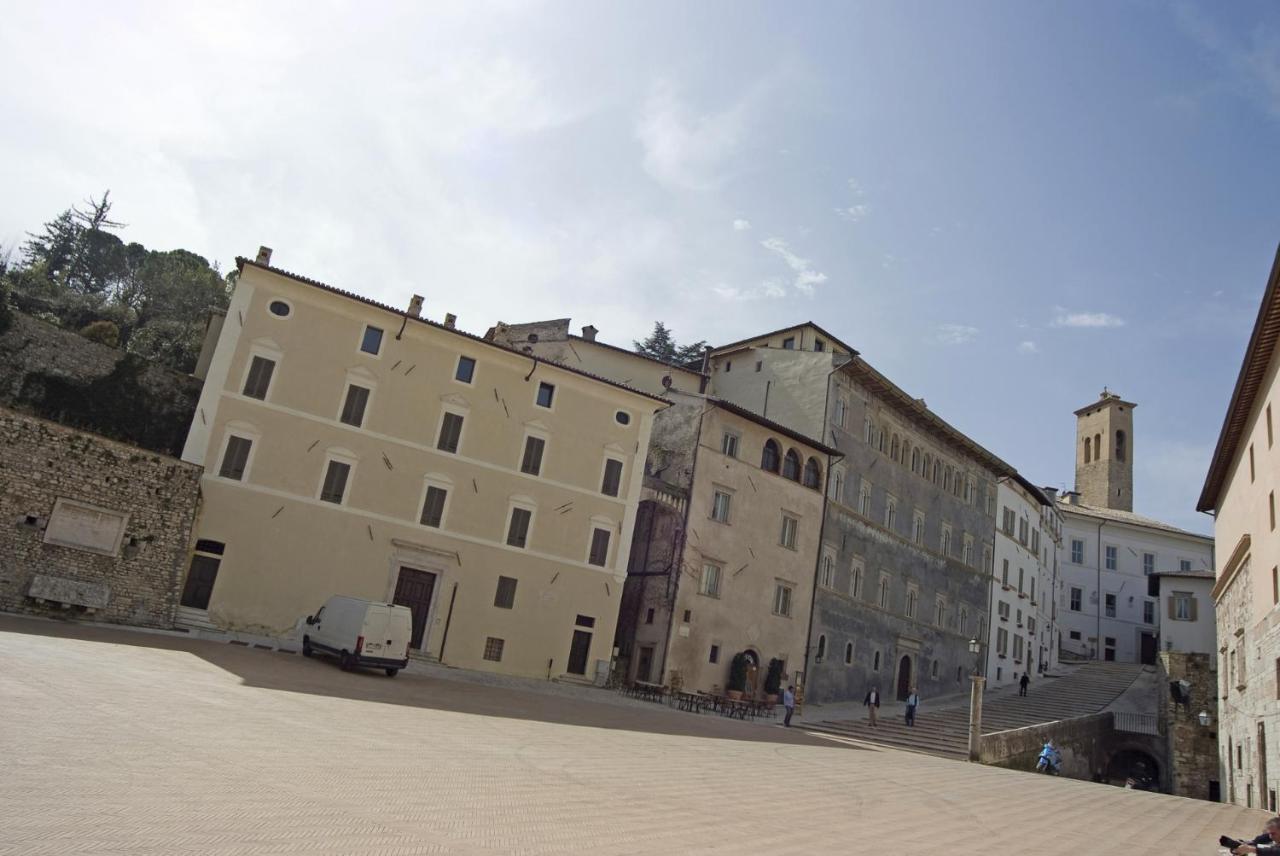 Apartament Palazzo Lauri Spoleto Zewnętrze zdjęcie